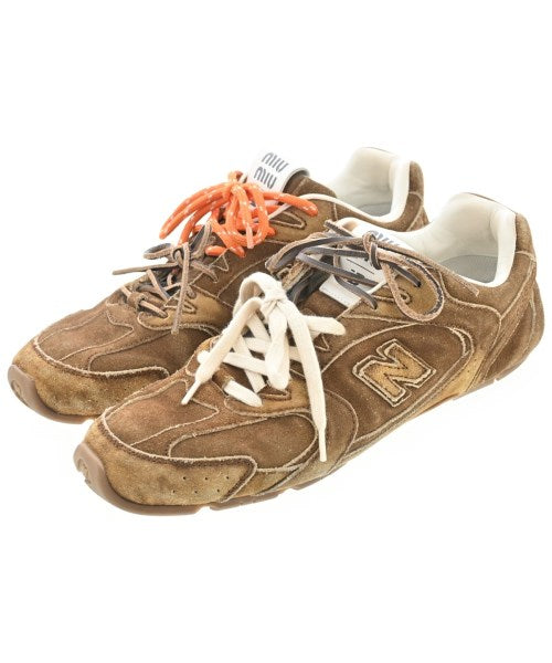Miu Miu รองเท้าผ้าใบ