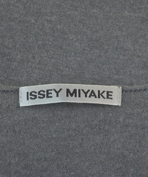 ISSEY MIYAKE เสื้อยืด/เสื้อท็อปส์