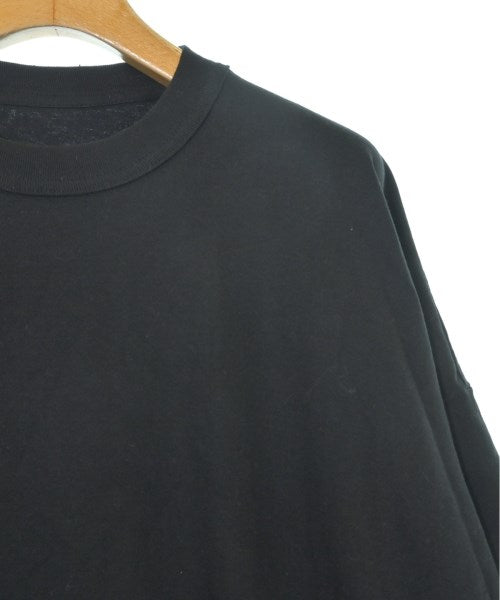 ISSEY MIYAKE เสื้อยืด/เสื้อท็อปส์