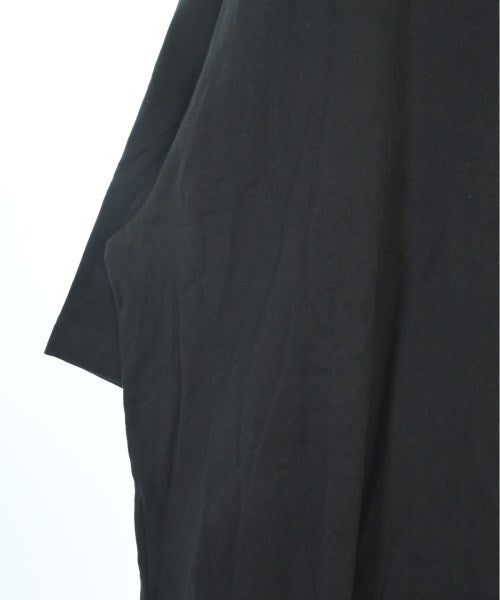 ISSEY MIYAKE เสื้อยืด/เสื้อท็อปส์