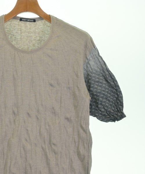 ISSEY MIYAKE เสื้อยืด/เสื้อท็อปส์
