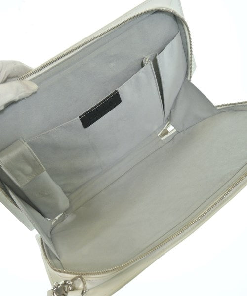 ISSEY MIYAKE คลัตช์