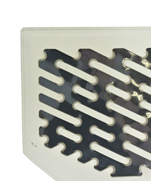 ISSEY MIYAKE คลัตช์