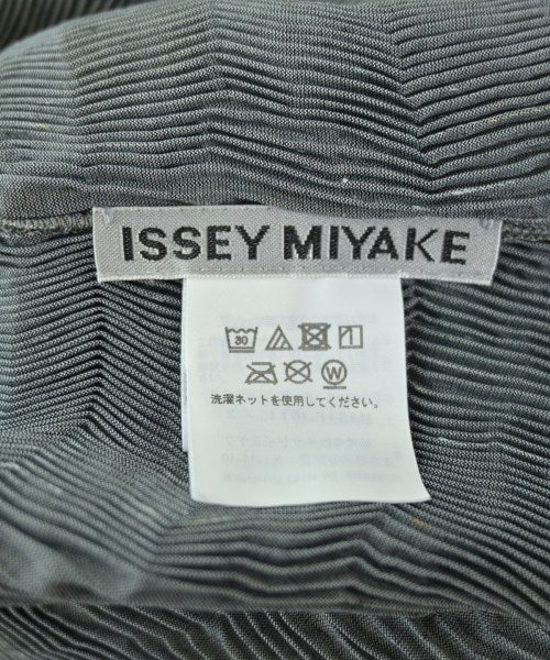 ISSEY MIYAKE เสื้อสตรี