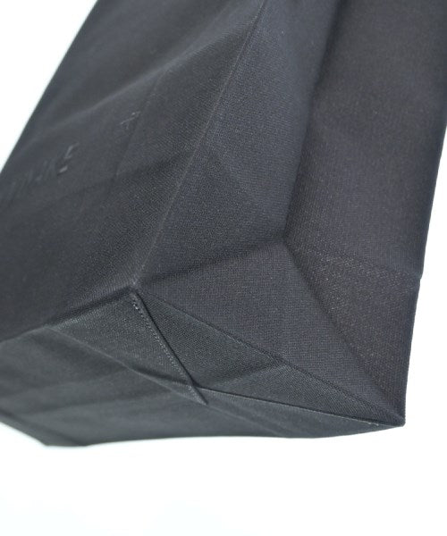 ISSEY MIYAKE กระเป๋าถือขนาดใหญ่