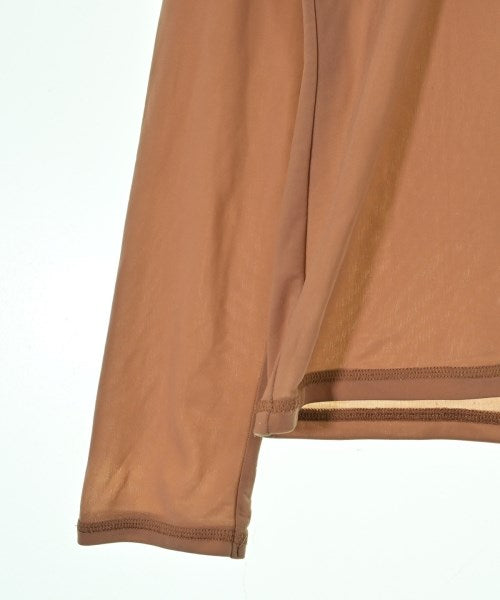 ISSEY MIYAKE เสื้อยืด/เสื้อท็อปส์