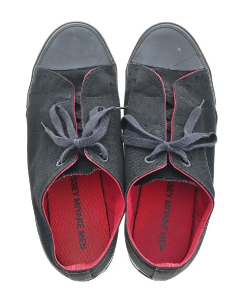 ISSEY MIYAKE รองเท้าผ้าใบ