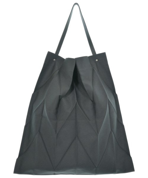 ISSEY MIYAKE กระเป๋าถือขนาดใหญ่