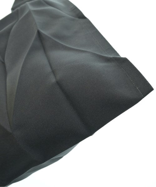 ISSEY MIYAKE กระเป๋าถือขนาดใหญ่