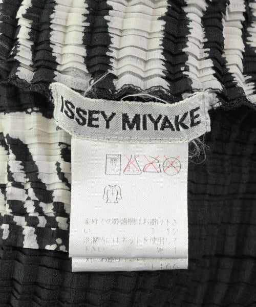 ISSEY MIYAKE เสื้อสตรี