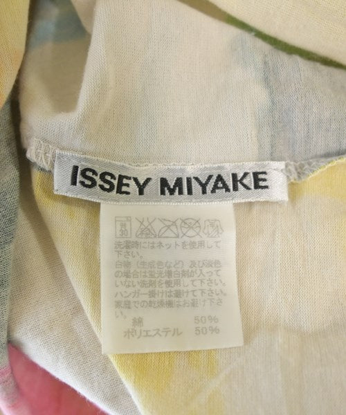 ISSEY MIYAKE เสื้อยืด/เสื้อท็อปส์