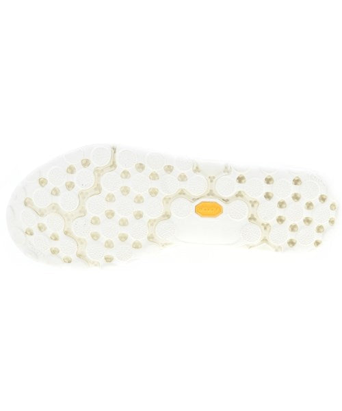 ISSEY MIYAKE รองเท้าผ้าใบ