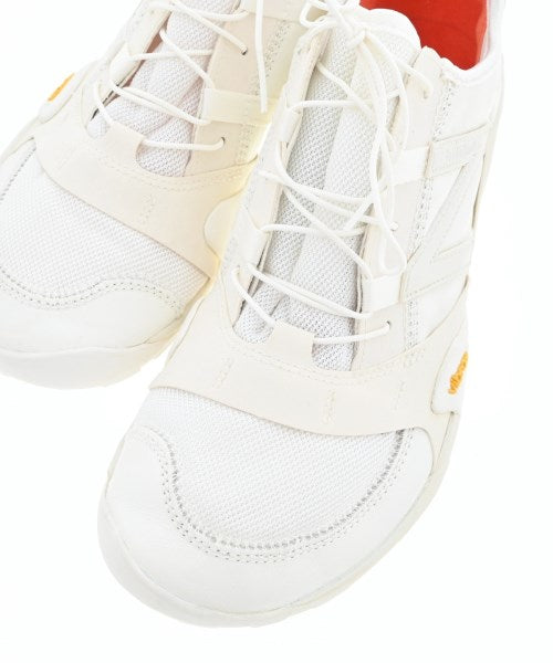 ISSEY MIYAKE รองเท้าผ้าใบ