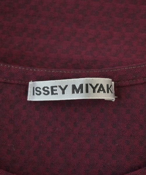 ISSEY MIYAKE เสื้อยืด/เสื้อท็อปส์