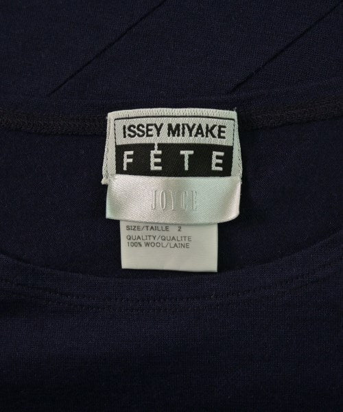 ISSEY MIYAKE เสื้อยืด/เสื้อท็อปส์