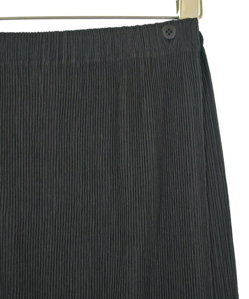 ISSEY MIYAKE กระโปรงยาวถึงเข่า