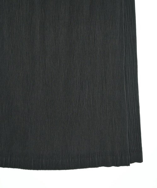 ISSEY MIYAKE กระโปรงยาวถึงเข่า