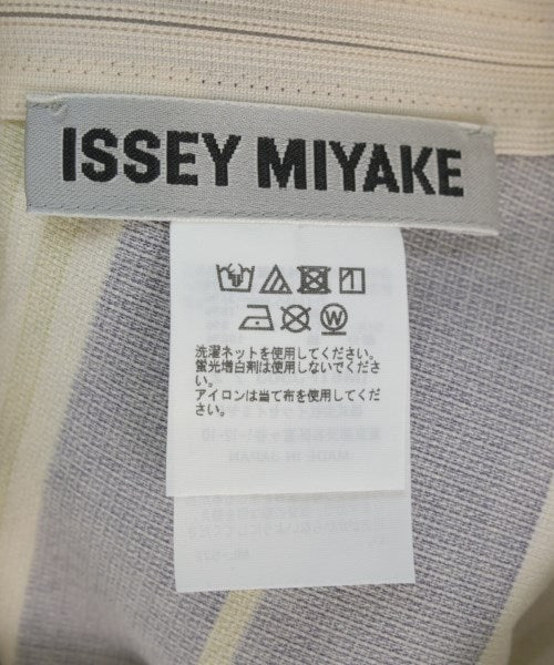 ISSEY MIYAKE เสื้อยืด/เสื้อท็อปส์