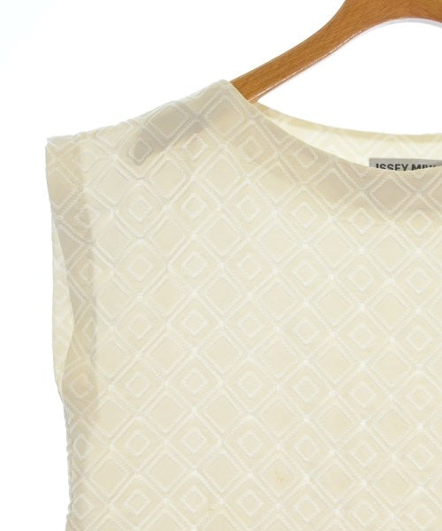 ISSEY MIYAKE เสื้อสตรี
