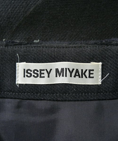 ISSEY MIYAKE กระโปรงยาวถึงเข่า