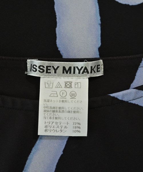 ISSEY MIYAKE เสื้อยืด/เสื้อท็อปส์