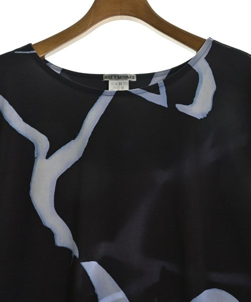 ISSEY MIYAKE เสื้อยืด/เสื้อท็อปส์