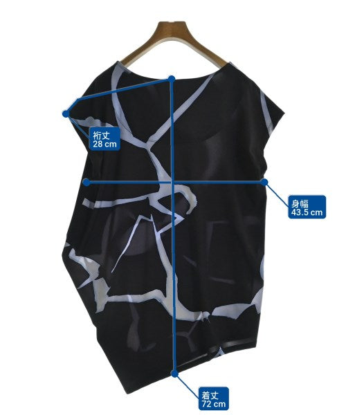 ISSEY MIYAKE เสื้อยืด/เสื้อท็อปส์