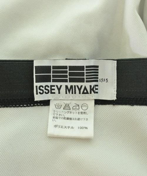 ISSEY MIYAKE กระโปรงยาวถึงเข่า