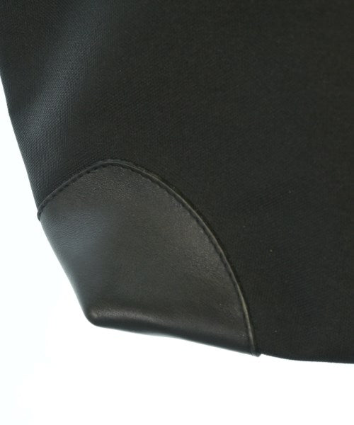 ISSEY MIYAKE กระเป๋าถือขนาดใหญ่