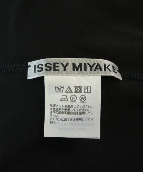 ISSEY MIYAKE เสื้อยืด/เสื้อท็อปส์