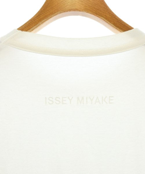 ISSEY MIYAKE เสื้อยืด/เสื้อท็อปส์