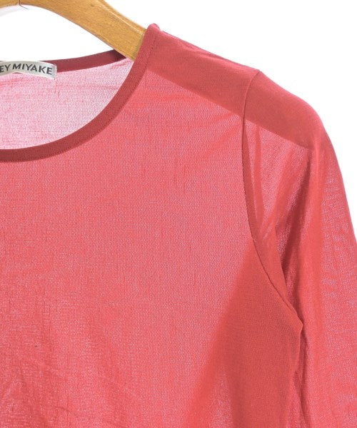 ISSEY MIYAKE เสื้อยืด/เสื้อท็อปส์