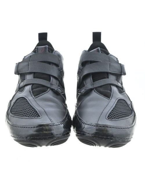 ISSEY MIYAKE รองเท้าผ้าใบ