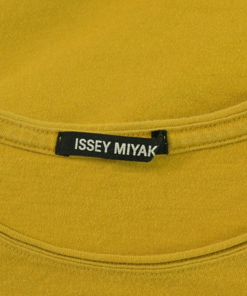 ISSEY MIYAKE เสื้อยืด/เสื้อท็อปส์