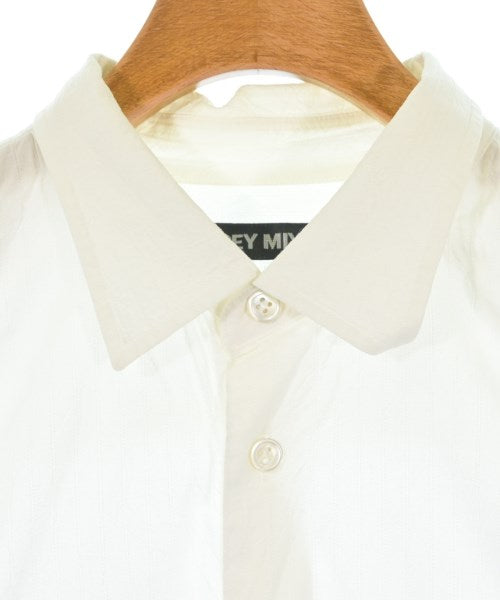 ISSEY MIYAKE เสื้อลำลอง