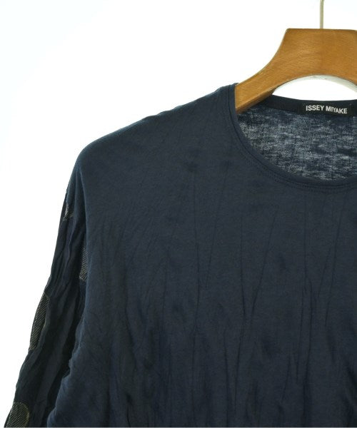 ISSEY MIYAKE เสื้อยืด/เสื้อท็อปส์