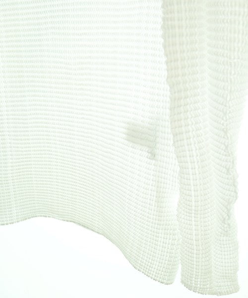 ISSEY MIYAKE เสื้อยืด/เสื้อท็อปส์