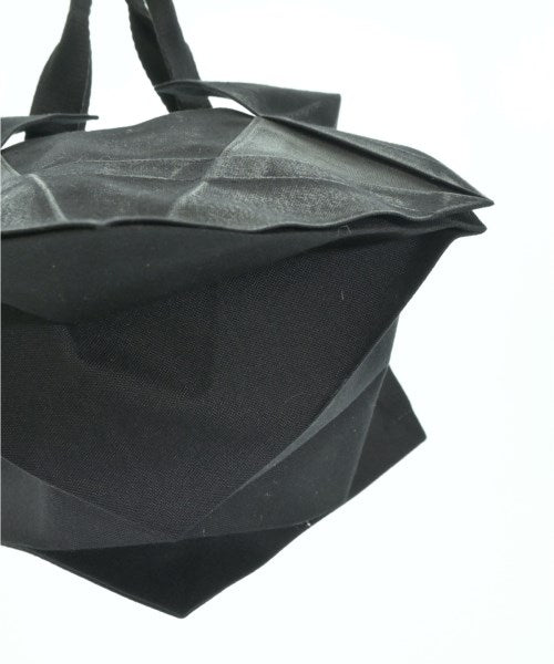 ISSEY MIYAKE กระเป๋าถือขนาดใหญ่