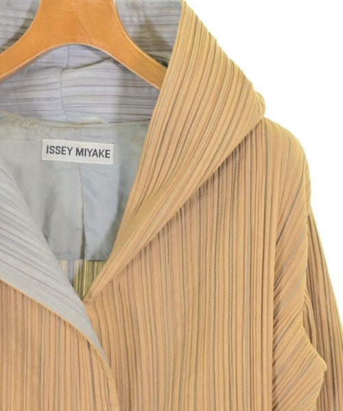 ISSEY MIYAKE เสื้อโค้ท