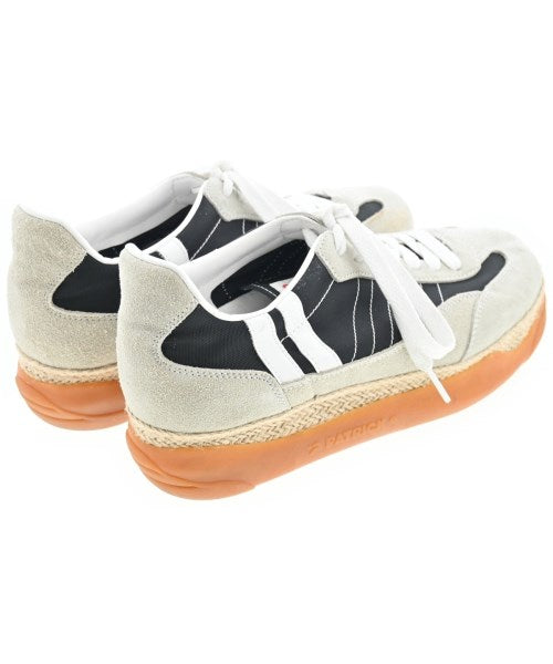 TAO รองเท้าผ้าใบ