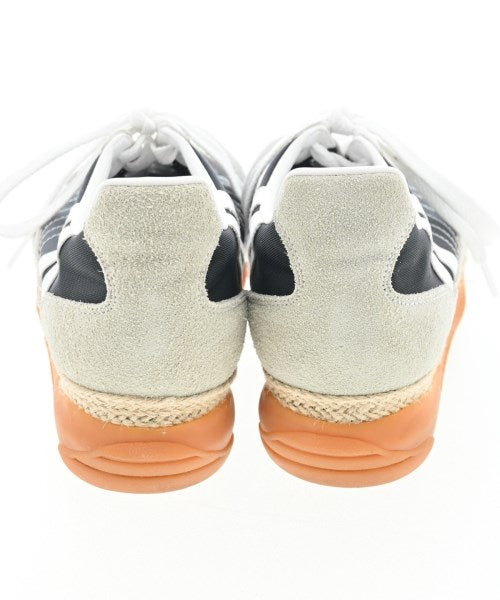 TAO รองเท้าผ้าใบ