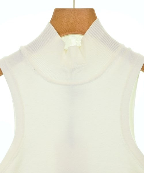 TARA JARMON เสื้อแขนกุด