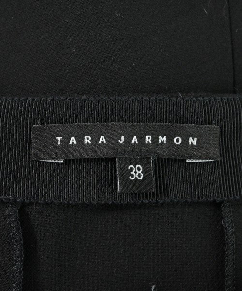 TARA JARMON กระโปรงยาวถึงเข่า