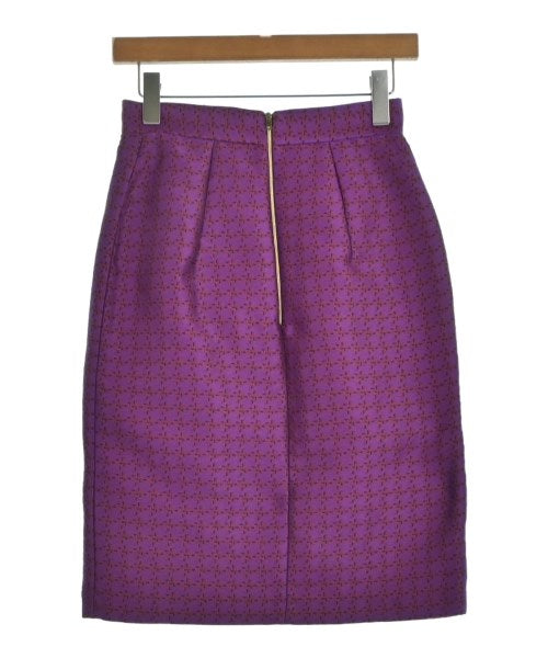 TARA JARMON กระโปรงยาวถึงเข่า