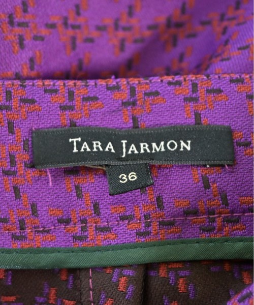TARA JARMON กระโปรงยาวถึงเข่า