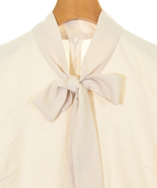 TARA JARMON เสื้อยืด/เสื้อท็อปส์