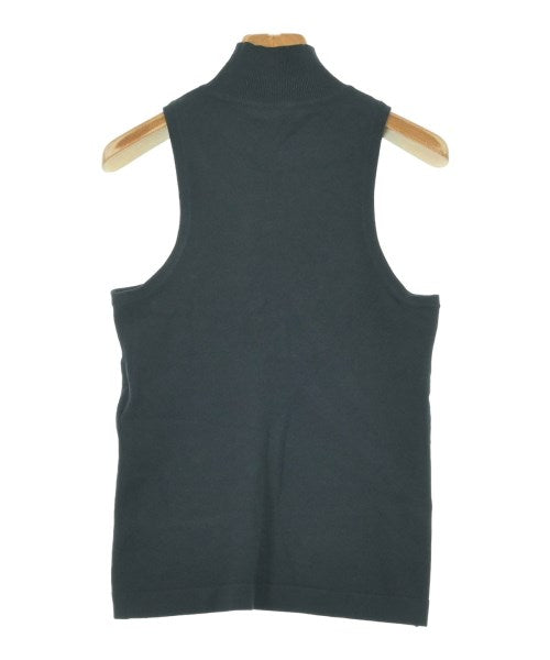 TARA JARMON เสื้อแขนกุด