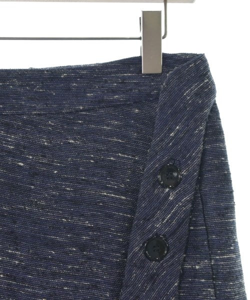 DEREK LAM กระโปรงยาวถึงเข่า