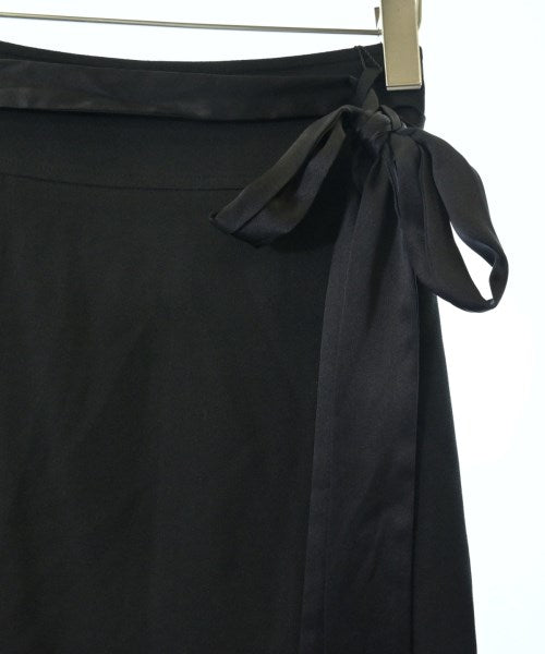 DEREK LAM กระโปรงยาวถึงเข่า