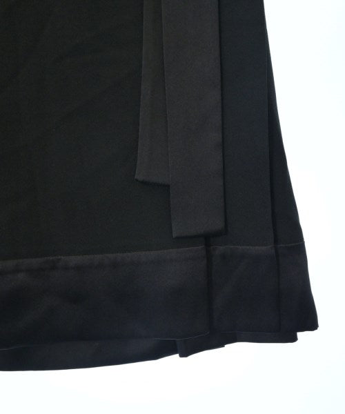 DEREK LAM กระโปรงยาวถึงเข่า